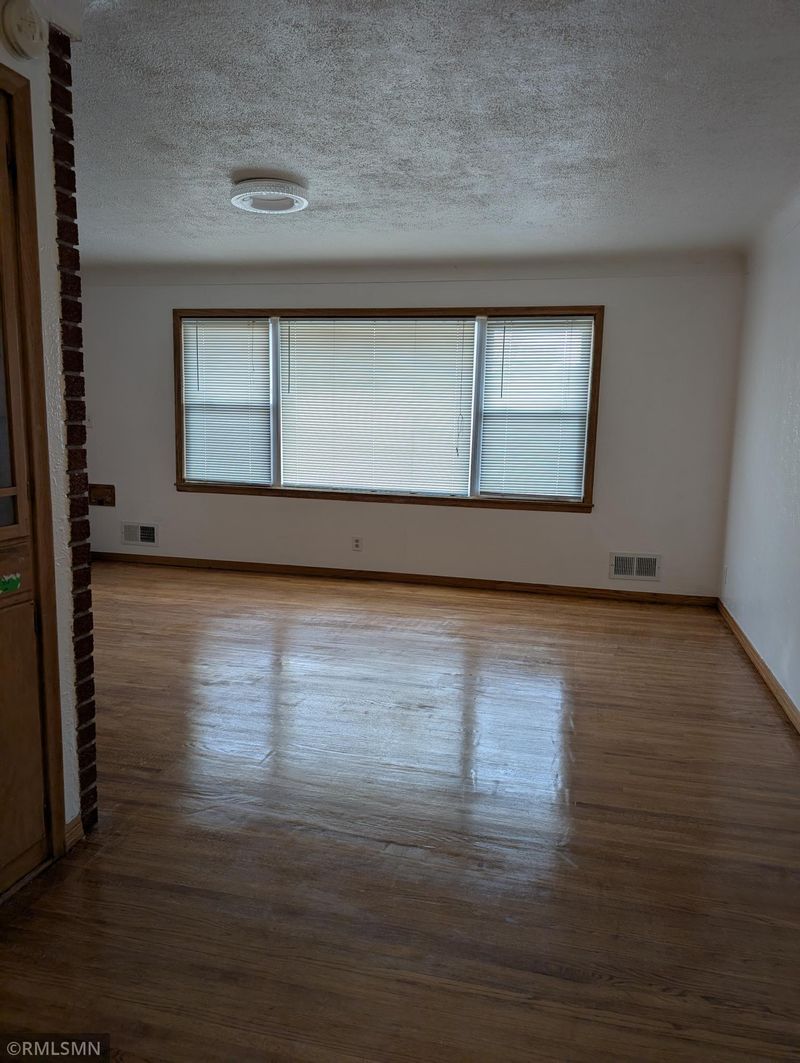 455 Griffith St, Saint Paul, MN 55106