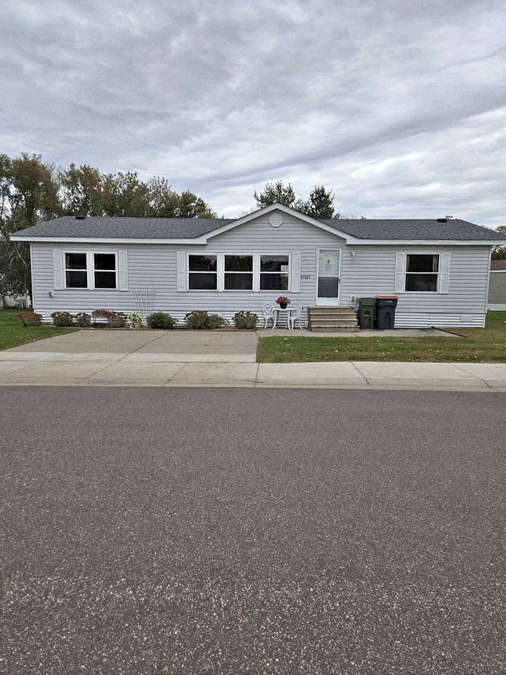 10267 Pierce Pl NE, Blaine, MN 55434