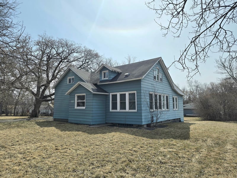 1127 7th St, International Falls, MN 56649