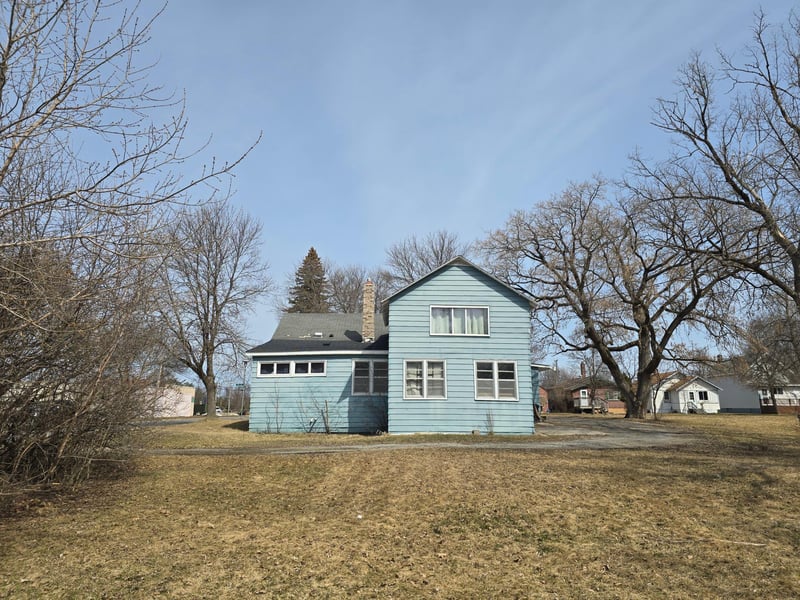 1127 7th St, International Falls, MN 56649