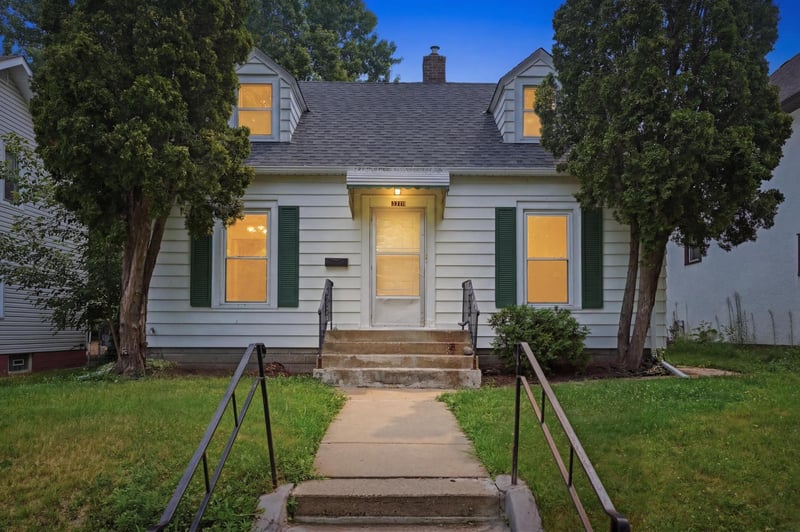 3318 Irving Ave N, Minneapolis, MN 55412