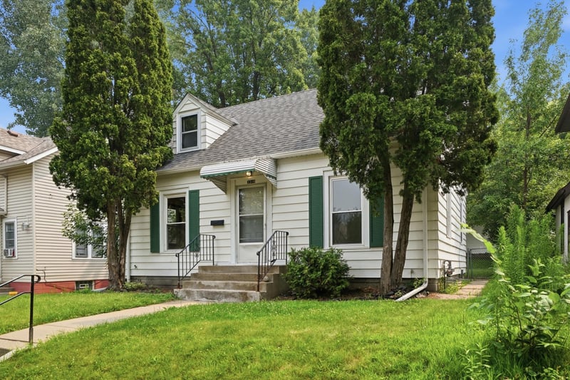 3318 Irving Ave N, Minneapolis, MN 55412