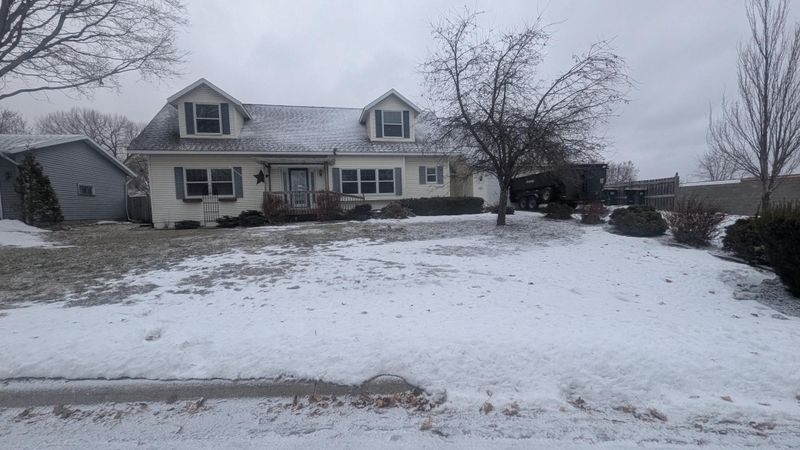 701 Aspen Dr, Saint Peter, MN 56082