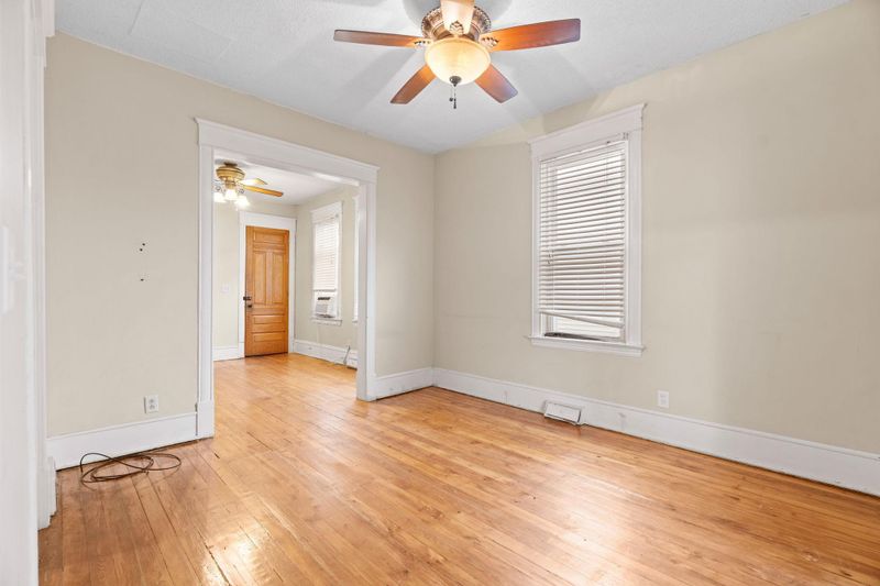 952 Western Ave N, Saint Paul, MN 55117