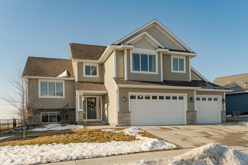 6385 Summit Pine Rd NW, Rochester, MN 55901