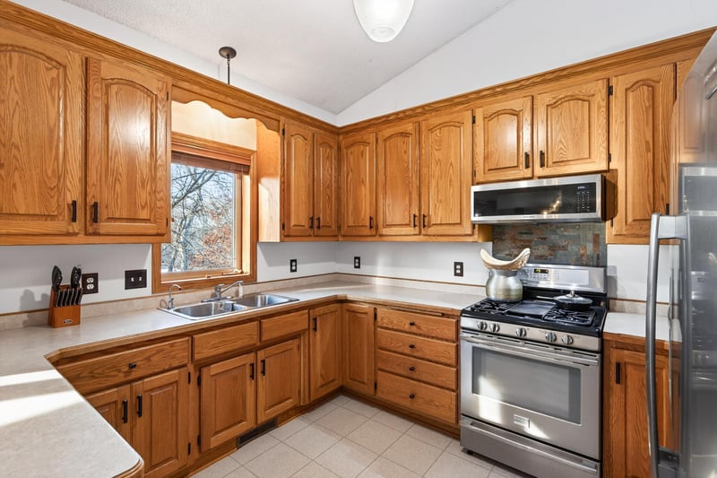 6417 Edgemont Blvd, Brooklyn Park, MN 55428