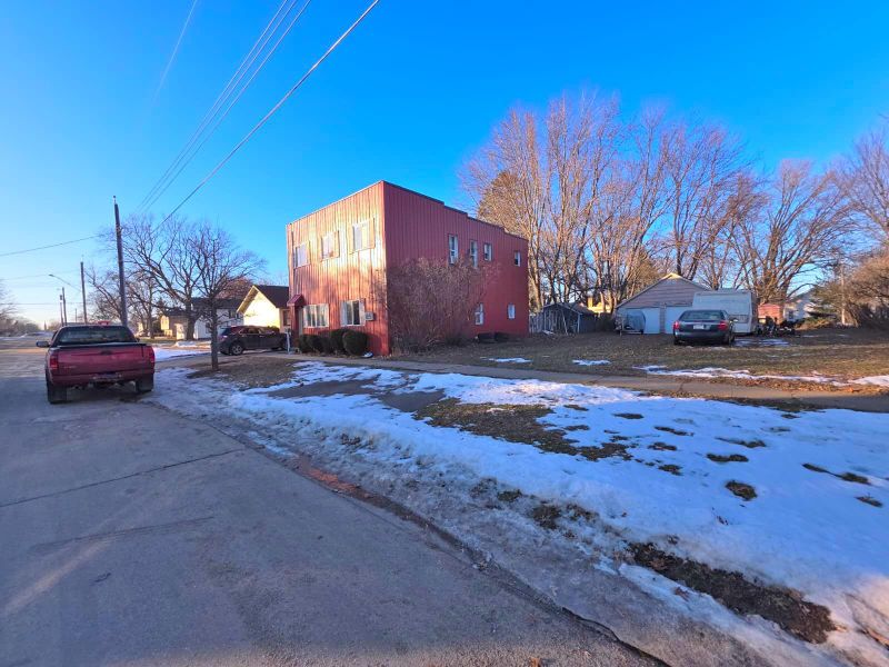 1303 4th Ave NE, Austin, MN 55912