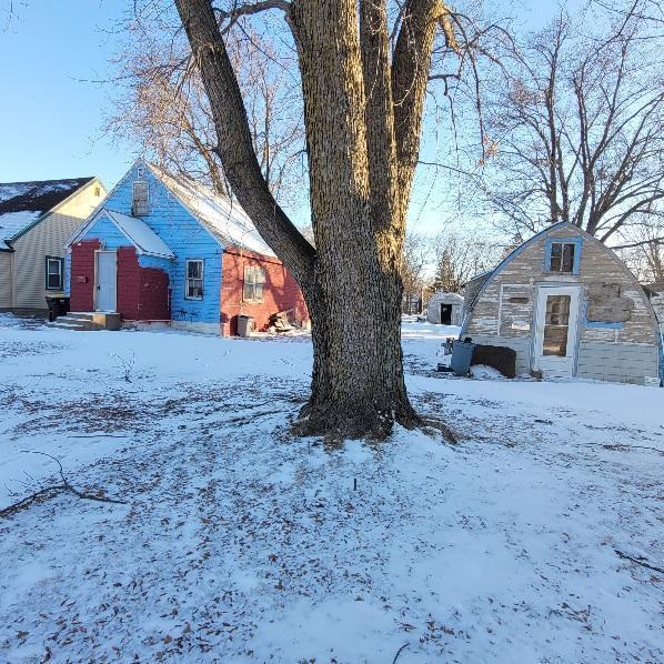 17 10th St, Windom, MN 56101