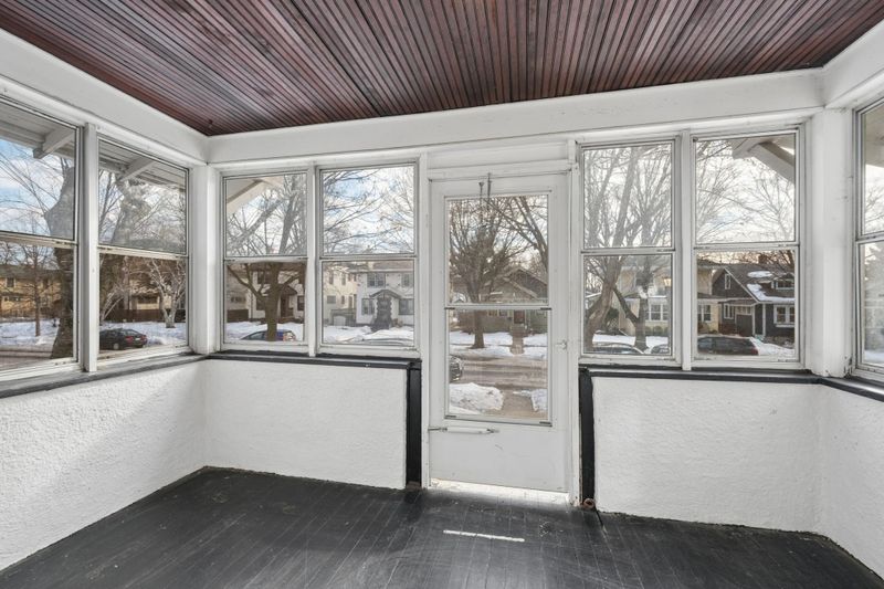 1981 Berkeley Ave, Saint Paul, MN 55105