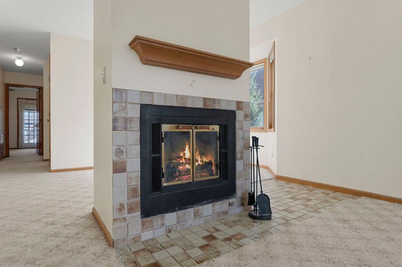695 Hague Ave, Saint Paul, MN 55104