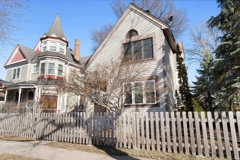 695 Hague Ave, Saint Paul, MN 55104