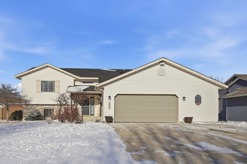 750 22nd St SE, Owatonna, MN 55060