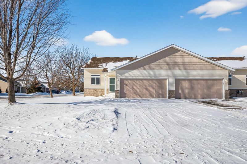 1596 Chartreux Ave, Shakopee, MN 55379