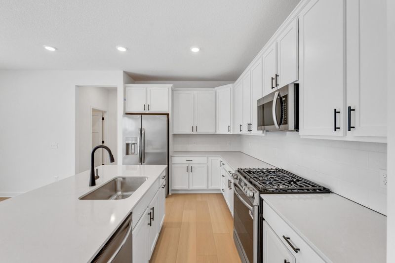 7596 Norway Ln, Lino Lakes, MN 55038
