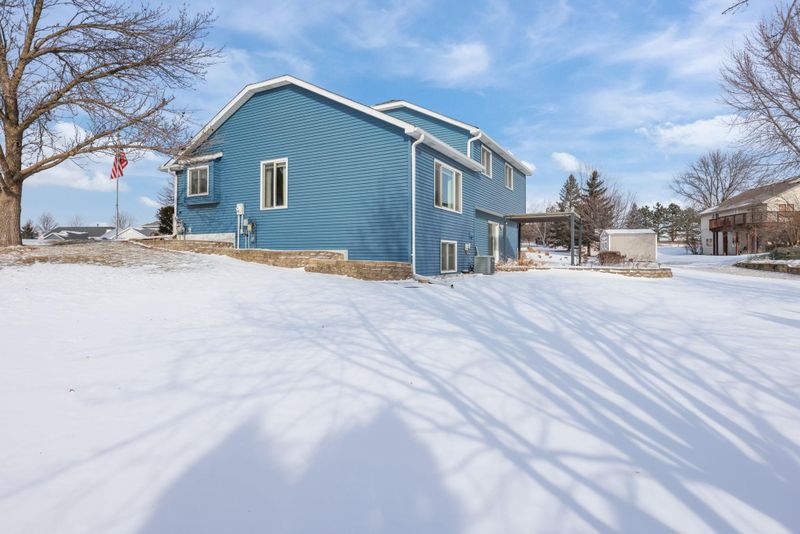 819 Moonlight Pl, Woodbury, MN 55125