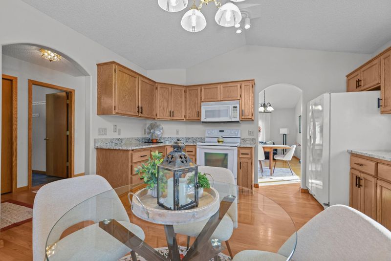 819 Moonlight Pl, Woodbury, MN 55125