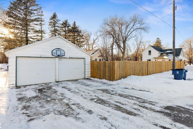 8641 Main Ave, Clear Lake, MN 55319