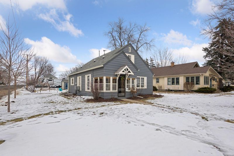200 E 2nd St, Waconia, MN 55387