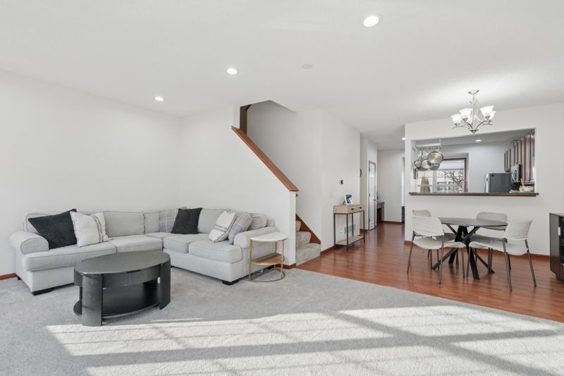 5207 Scott Ln, Robbinsdale, MN 55422