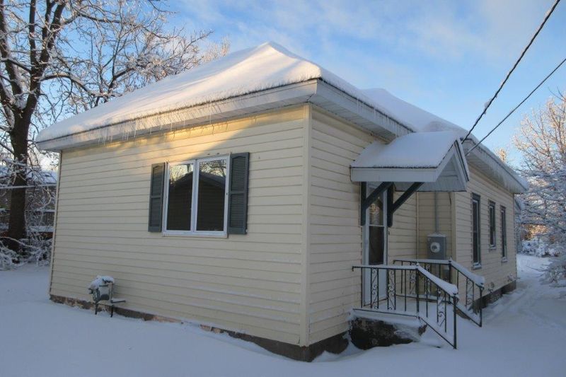516 Lake Ave E, Ladysmith, WI 54848