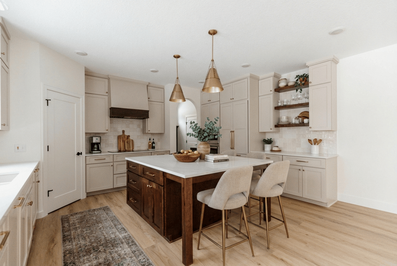 993 Island Lake Ave, Shoreview, MN 55126
