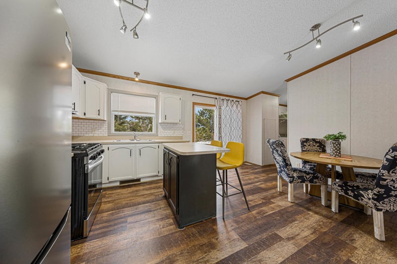 79 Blashack St, Waldorf, MN 56091