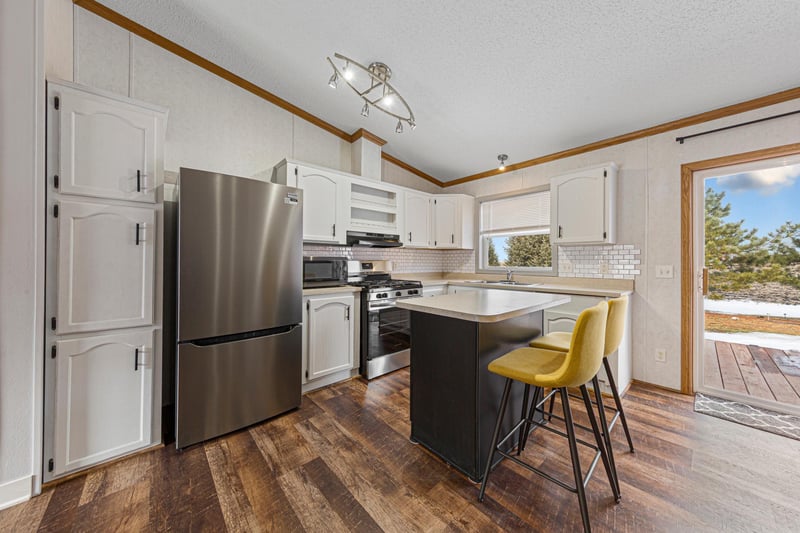79 Blashack St, Waldorf, MN 56091