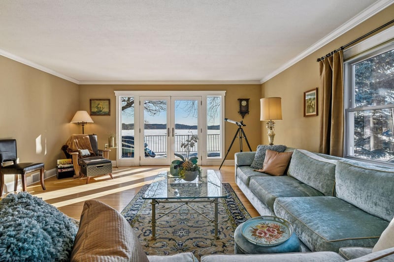3631 S Cedar Dr, Chanhassen, MN 55331