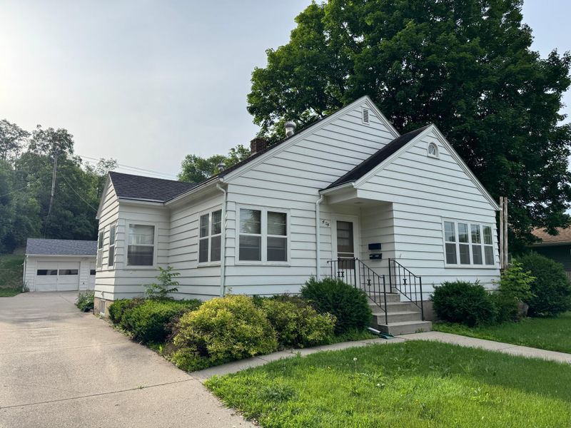 404 N Vine St, Fergus Falls, MN 56537