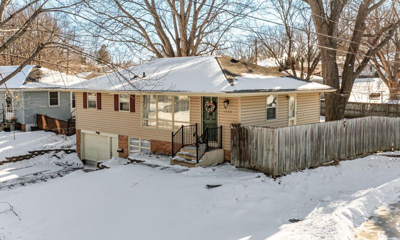1220 Cascade St NW, Rochester, MN 55901