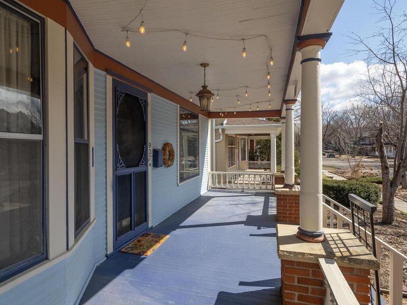 937 Laurel Ave, Saint Paul, MN 55104