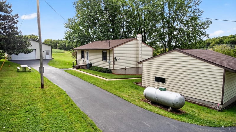 1289 White Bridge Rd NW, Oronoco, MN 55960