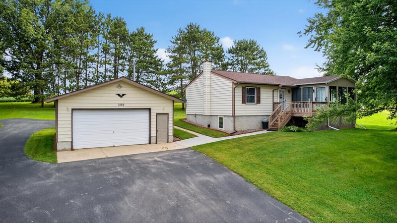 1289 White Bridge Rd NW, Oronoco, MN 55960