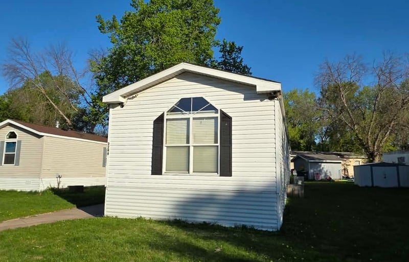 2244 Buckingham Ln, Mounds View, MN 55112