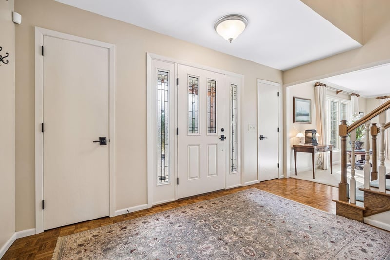 6704 Dovre Dr, Edina, MN 55436