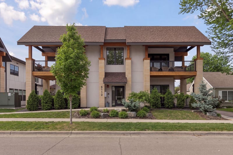 6112 Kellogg Ave #100, Edina, MN 55424