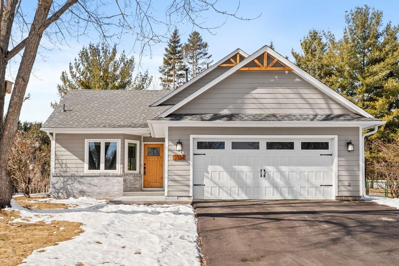 7320 Hunters Rn, Eden Prairie, MN 55346