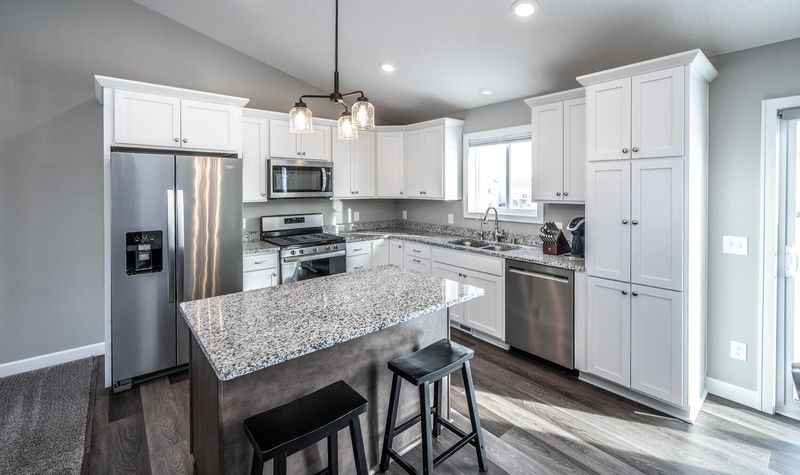 283 Tower Ave, Dundas, MN 55019