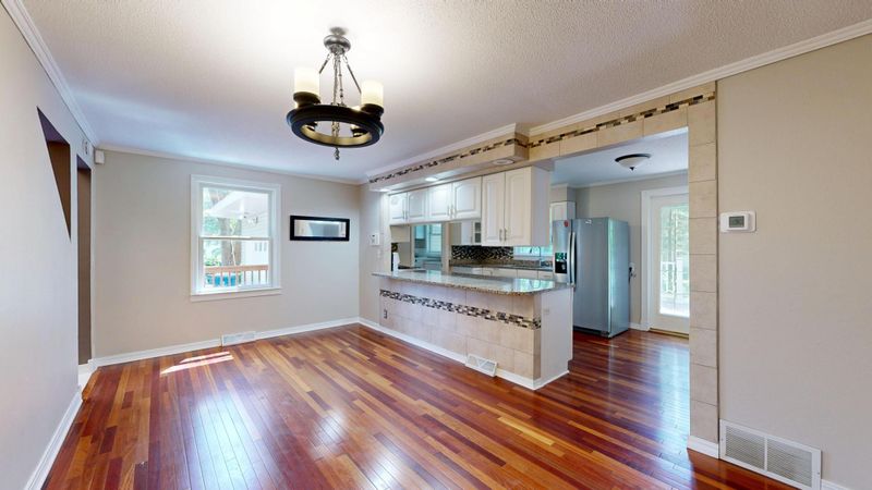 3003 Greenbrier St, Little Canada, MN 55117