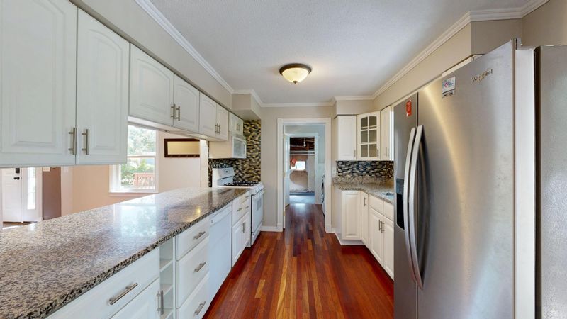 3003 Greenbrier St, Little Canada, MN 55117