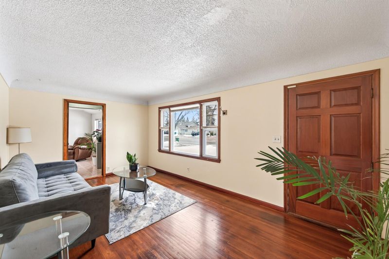 4701 Douglas Dr N, Crystal, MN 55429