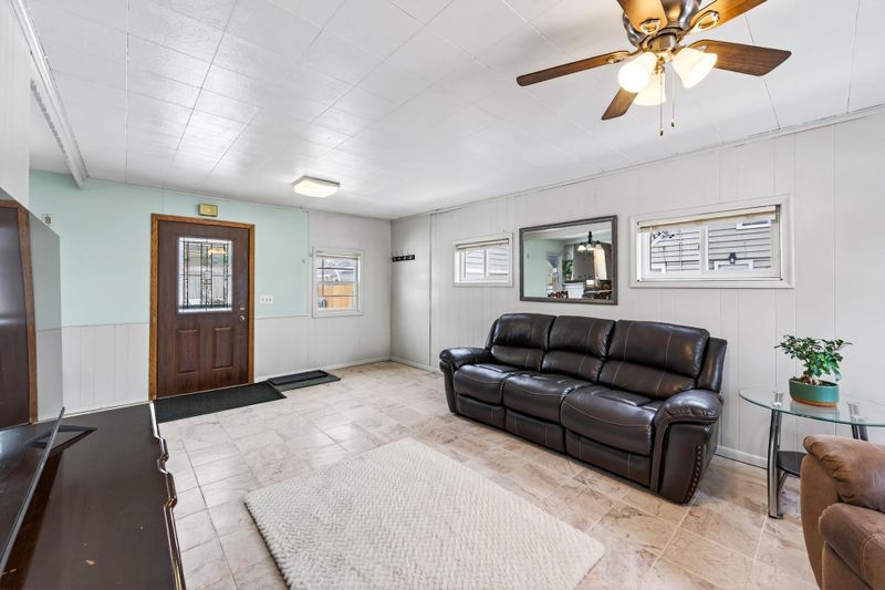 4701 Douglas Dr N, Crystal, MN 55429