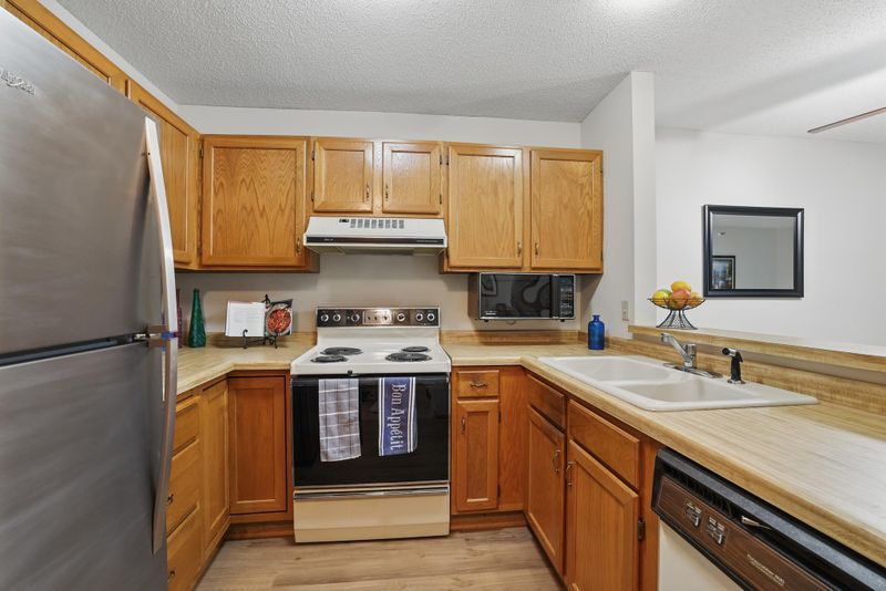 7625 Edinborough Way #2116, Edina, MN 55435