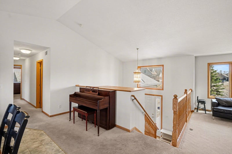 29602 Shoreview Cir, Lindstrom, MN 55045