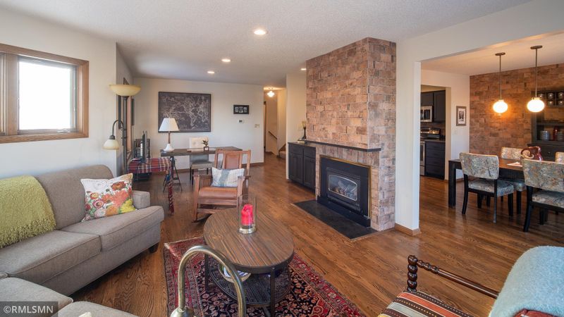 619 Woodhaven Dr NE, Rochester, MN 55906