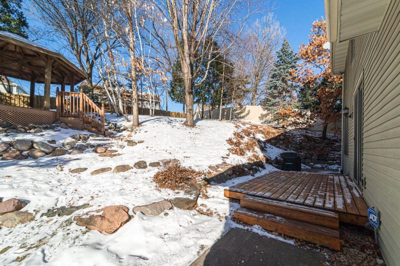 5903 Bryant Ln, Inver Grove Heights, MN 55076