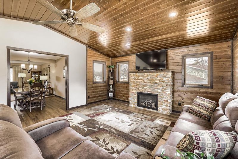 9517 Colorado Ave S, Bloomington, MN 55438
