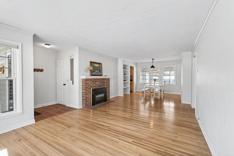3017 Noble Ave N, Golden Valley, MN 55422