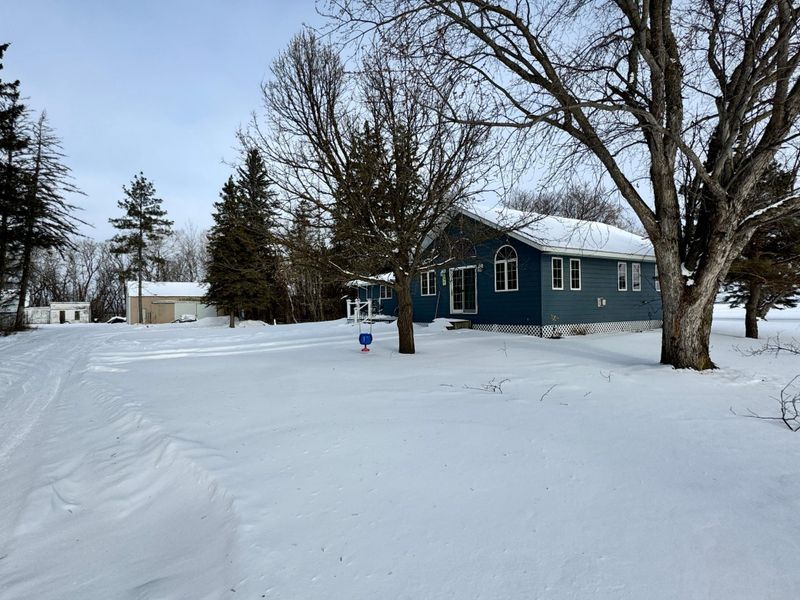 45633 300th St, Roseau, MN 56751