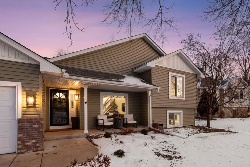 8581 Flamingo Dr, Chanhassen, MN 55317
